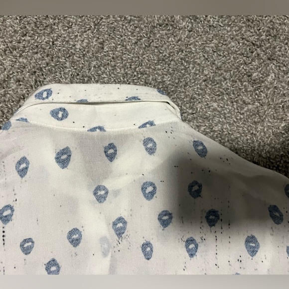 Jen’s Pirate Booty white and blue lightweight long sleeve Button down shirt - Picture 7 of 14